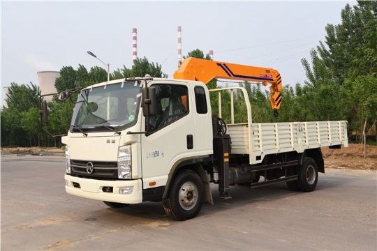 點擊查看詳細信息<br>標(biāo)題：5噸凱馬隨車吊 閱讀次數(shù)：2562