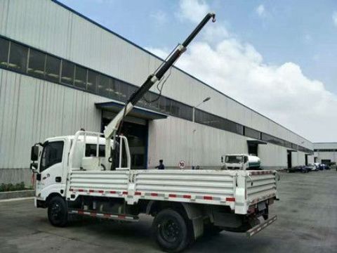 點擊查看詳細(xì)信息<br>標(biāo)題：車載小吊機(jī) 閱讀次數(shù)：2108