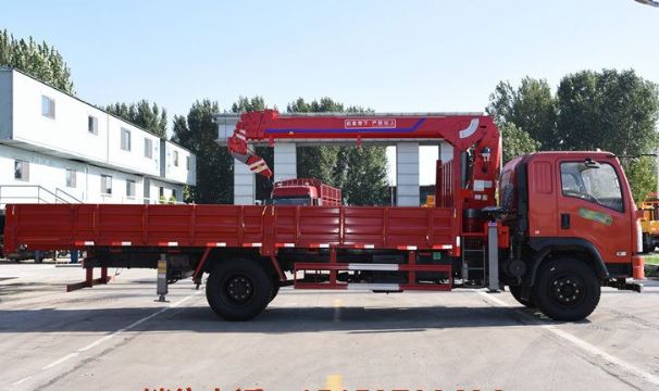 點擊查看詳細信息<br>標(biāo)題：6.3噸東風(fēng)160馬力隨車吊 閱讀次數(shù)：1930