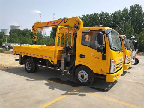 點(diǎn)擊查看詳細(xì)信息<br>標(biāo)題：4噸唐駿隨車吊 閱讀次數(shù)：2112