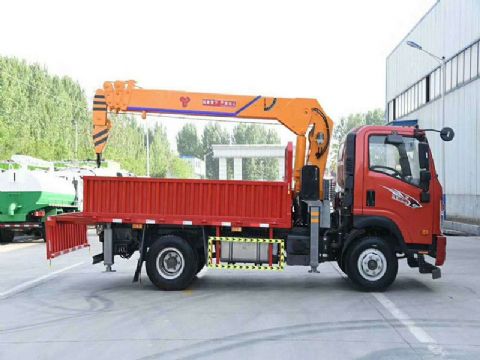 點(diǎn)擊查看詳細(xì)信息<br>標(biāo)題：4噸重汽王牌隨車吊 閱讀次數(shù)：2117