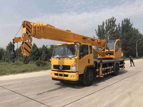 點擊查看詳細(xì)信息<br>標(biāo)題：16噸東風(fēng)汽車吊 閱讀次數(shù)：2147