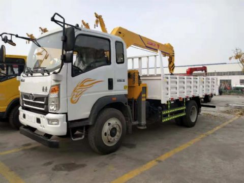 點擊查看詳細信息<br>標(biāo)題：5噸重汽豪曼隨車吊 閱讀次數(shù)：2894